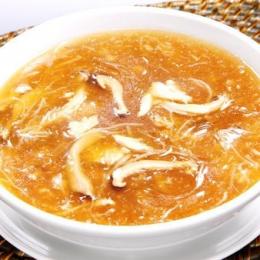 三種具材入りフカヒレスープ