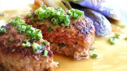 kamakura手捏ねハンバーグ　たっぷり長ネギ特製ソース