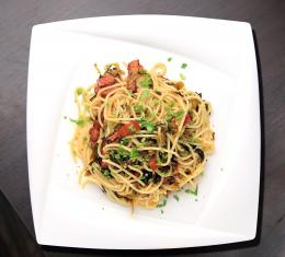 ベーコンと高菜のパスタ