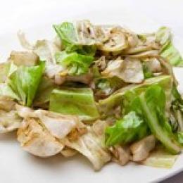 キャベツのナンプラー炒め	