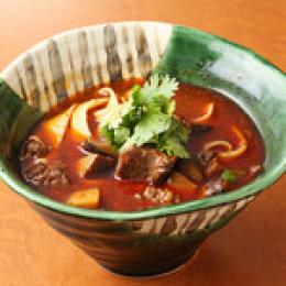 【おすすめ】薬膳牛バラ角煮刀削麺