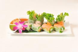 生春巻き（海老 or スモークサーモン）  