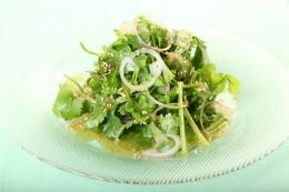 パクチーと胡麻のサラダ  